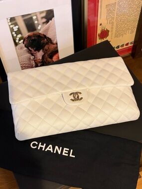 CHANEL CC Turnlock White Caviar Leather Quilted Classic Flap Clutch Bag Purse